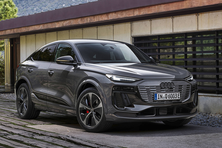 Toàn bộ dòng Q6 Sportback e-tron được sản xuất tại nhà máy Audi ở Ingolstadt. Khách hàng có thể bắt đầu đặt hàng từ cuối năm 2024, đầu năm 2025. Giá xe Audi Q6 Sportback e-tron 2024 khởi điểm từ 66.100 euro (khoảng 1,8 tỷ đồng) dành cho bản Q6 Sportback e-tron pin 83 kWh dẫn động cầu sau, lên tới 96.200 euro (2,6 tỷ đồng) đối với bản hiệu năng cao SQ6 Sportback e-tron.