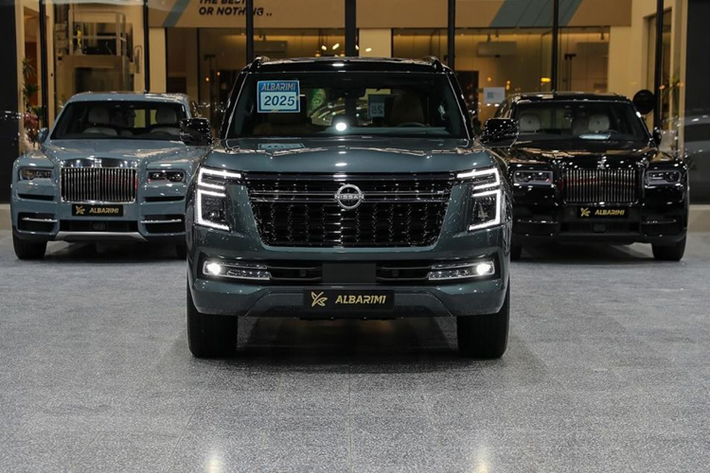 Theo kế hoạch, Nissan Patrol 2025 về Việt Nam vào tháng 5 năm sau. Xe có giá bán dự kiến là 4 tỷ đồng. Đây cũng được coi là mẫu xe tiền tỷ đầu tiên của Nissan được phân phối tại Việt Nam bên cạnh Almera, Kicks và Navara (chỉ có giá dưới 1 tỷ đồng).