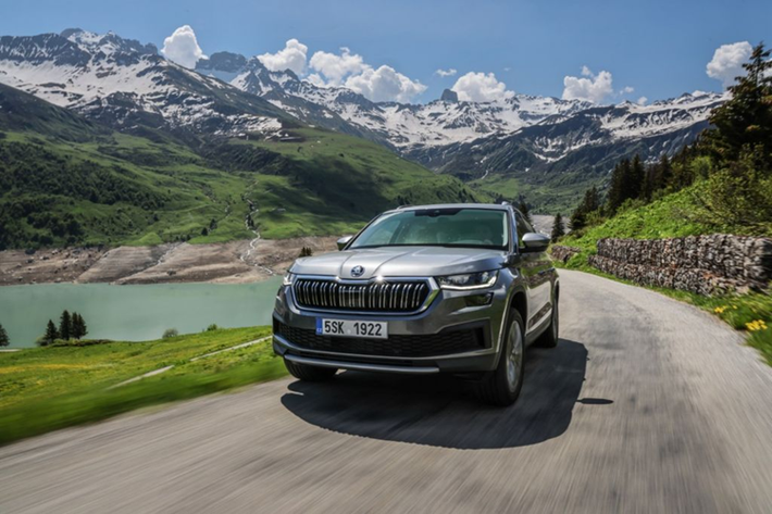 Như vậy sau ưu đãi, mức giá xe Skoda Kodiaq còn 1,023 triệu cho bản Ambition 1.4 Turbo và 1,248 triệu cho phiên bản Style 4x4 2.0 Turbo. Đây là một mức giá khá dễ chịu với xe SUV nhập khẩu châu Âu, có thể cạnh tranh mạnh mẽ với các mẫu lắp ráp trong nước đang được hưởng hỗ trợ phí trước bạ.