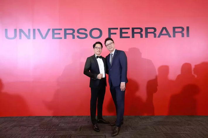 "Ngoài chiếc xe Ferrari F80 có giá chưa thuế 3,9 triệu USD (khoảng 92,7 tỷ đồng), xe chỉ sản xuất 799 chiếc trên toàn thế giới thì còn rất nhiều chiếc xe làm trái tim tôi rực lửa và có lẽ vợ chồng Khánh sẽ kiếm một chiếc cho riêng mình". đại gia Hoàng Kim Khánh chia sẻ về trải nghiệm tham dự sự kiện độc đáo Universo Ferrari của mình.