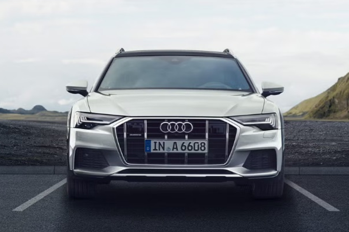 Audi A6 2025 sở hữu bộ mâm 5 chấu kép kích thước 19 inch kèm lốp 245/45R19. Gương chiếu hậu phía ngoài có chống chói tự động.