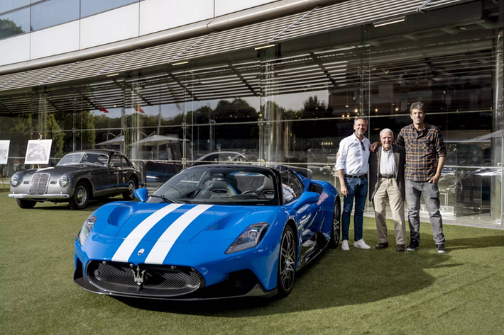 Alberto và Ettore Maserati là những người cháu ruột của Ettore Maserati, nhà sáng lập thương hiệu Maserati cùng với các anh em của ông là Alfieri và Ernesto vào năm 1914. Những người cháu Alberto và Ettore Maserati cũng được thừa hưởng từ ông nội niềm đam mê với những khối động cơ và khao khát biến ước mơ thành hiện thực.