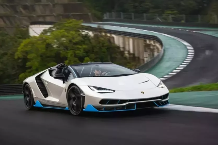 Rất ít nhà sản xuất xe hơi nào có thể chế tạo siêu xe Lamborghini phiên bản giới hạn như hãng "bò tót" và trong nhiều năm qua, họ thường xuyên biến những chiếc siêu xe 'thông thường' của mình thành những phiên bản đặc biệt có số lượng giới hạn với giá hàng triệu đô la.