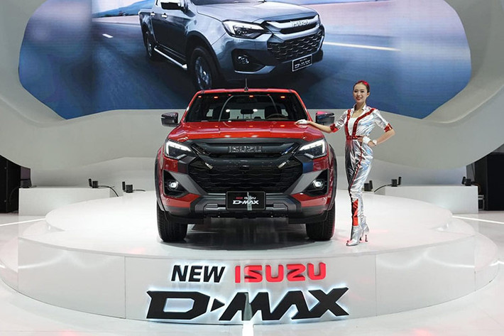 Tại thị trường Việt Nam, Isuzu D-Max lại khá ế ẩm. Trong tháng 9/2024, chỉ có 61 chiếc xe bán tải này đến tay khách hàng Việt. Theo nhiều khách hàng Việt cho hay, mẫu xe bán tải này kén khách một phần vì sở hữu thiết kế kém nịnh mắt và không phù hợp với đại đa số người dùng.