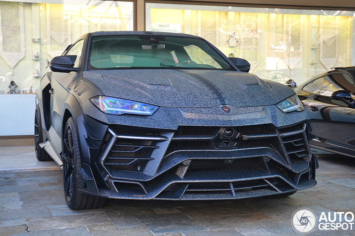 Nếu bạn đang tìm kiếm một chiếc Lamborghini 2 cửa , theo lẽ thường, bạn nên chọn Revuelto hoặc Temerario, mẫu xe thay thế Huracan. Nhưng không, Mansory phải nhảy vào với một lựa chọn thứ ba, một phiên bản Lamborghini Urus SUV hai cửa mà không ai yêu cầu.