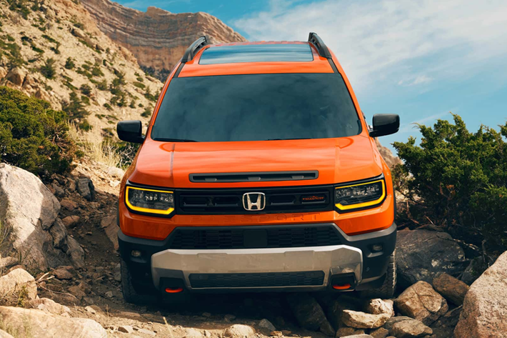 Khác với thế hệ trước, mẫu xe SUV Honda Passport 2026 sở hữu diện mạo có thiết kế góc cạnh và sắc sảo hơn. Phần cản trước của xe có thiết kế gợi nhớ đến Honda Crossroad.