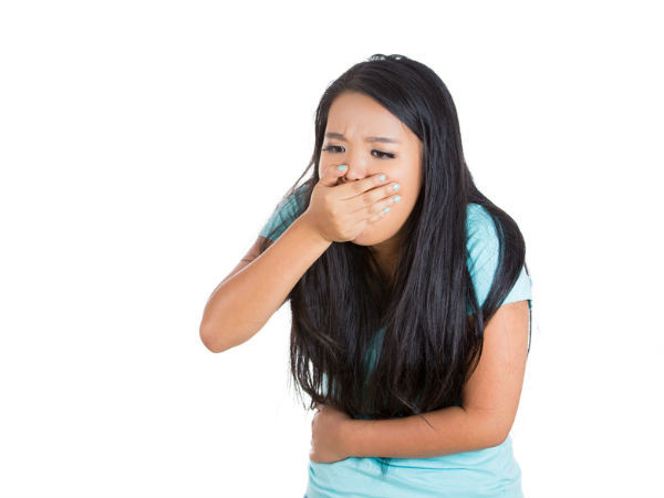 Nếu bạn ăn hoặc nuốt phải các hóa chất độc hại cũng có thể gây ra triệu chứng nôn ra máu. Hít phải ma túy cũng có thể gây ra triệu chứng máu trong nước bọt.