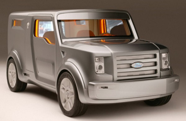 7. Ford Synus 2005: Đây là một chiếc xe lý tưởng dành cho...ngày Tận thế. Thiết kế này được phủ kín bởi thép chống đạn khi ở chế độ khóa, có ghế ngồi có thể xoay lại phía sau và màn hình phẳng để xem phim.