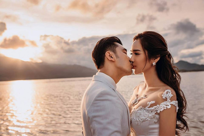 Chuyện tình vượt qua bao khó khăn và thử thách của Ưng Hoàng Phúc - Kim Cương khiến không ít người ngưỡng mộ.