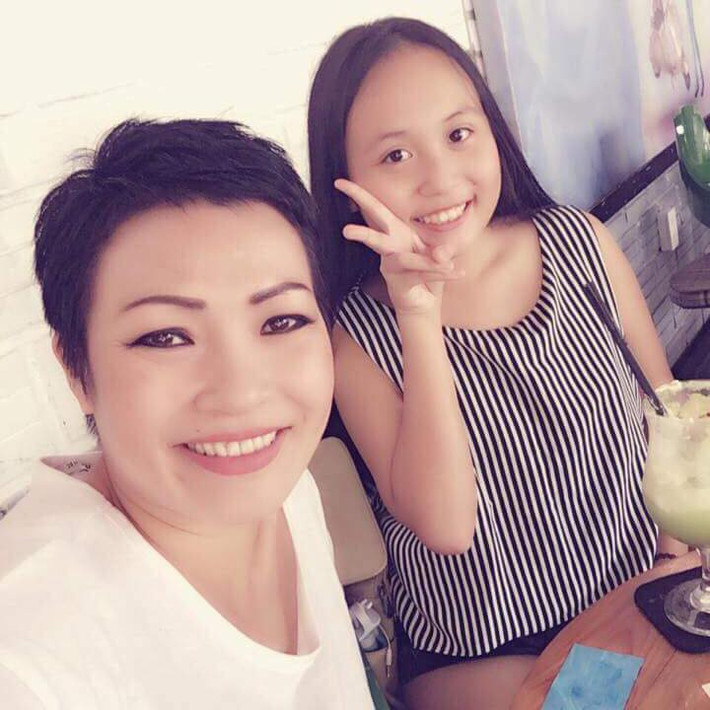 Từ đó ca sĩ Phương Thanh cũng thoải mái hơn trong việc chia sẻ ảnh đời thường của hai mẹ con trên mạng xã hội.