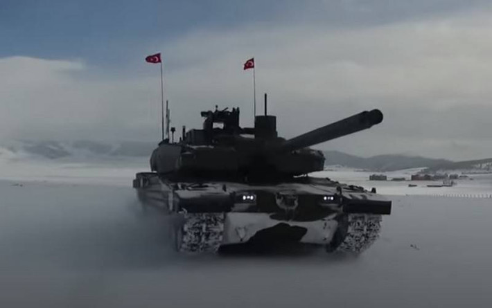 Ngoài ra, cho đến nay trong khuôn khổ các cuộc thử nghiệm đang diễn ra, cho thấy Altay cũng đã được nâng cấp độ bền khi vận hành hàng nghìn km trong các điều kiện thời tiết và địa hình khác nhau.