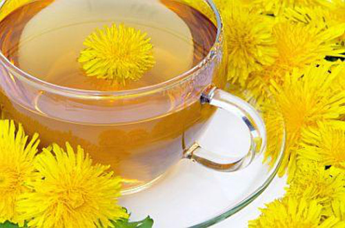 Trà bồ công anh. Hàng nghìn năm qua, người Trung Quốc đã biết dùng trà bồ công anh để chữa bệnh tiểu đường. Bồ công anh giàu các chất kháng oxy hóa, giàu canxi, sắt… rất tốt cho sức khỏe. Ngoài ra, các hợp chất trong bồ công anh còn có thể giảm mức độ glucose trong máu xuống mức trung bình.