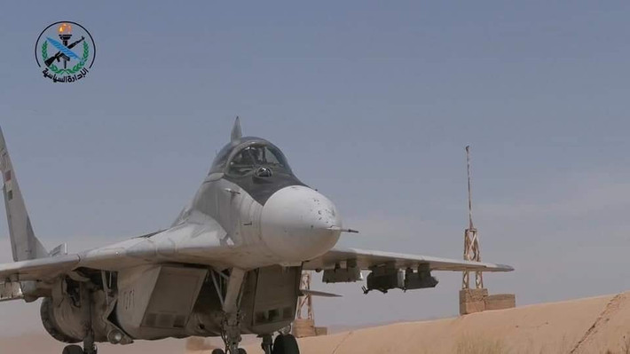 Nhưng rất may là quân đội Syria được Nga liên tục viện trợ, nếu về số lượng máy bay, sẽ có thể nhanh chóng được sang bằng giữa Syria và Thổ Nhĩ Kỳ. Có lẽ quyết định của sự thành bại phụ thuộc vào chất lượng phi công của cả hai bên và sự hỗ trợ trinh sát, tình báo mặt đất và trên không. Ảnh: Tiêm kích MiG-29 của Syria - Nguồn: BQP Syria.