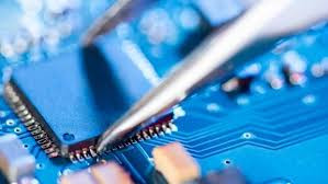 Trên thực tế, yêu cầu về hiệu suất của chip quân sự không cao, nhưng nó có yêu cầu rất cao về tính ổn định, độ tin cậy và khả năng chống nhiễu trong các môi trường điện từ phức tạp khác nhau.
