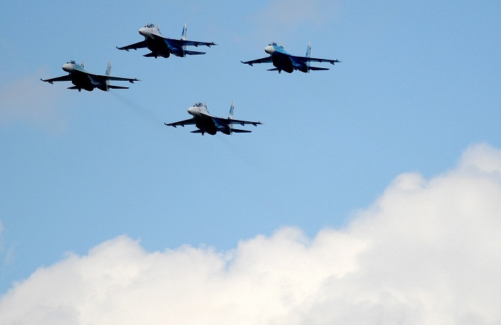Chiến đấu cơ Su-27 Nga biểu diễn sức mạnh tại Aviadarts 2015.