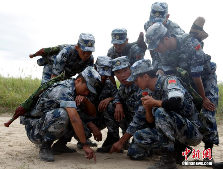 Một phút hội ý nhanh để tìm cách đánh bại đội của Nga.