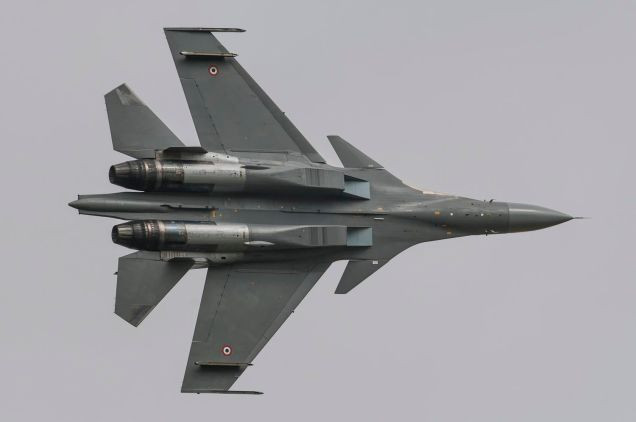 Su-30MKI phô diễn sức mạnh tại Anh.