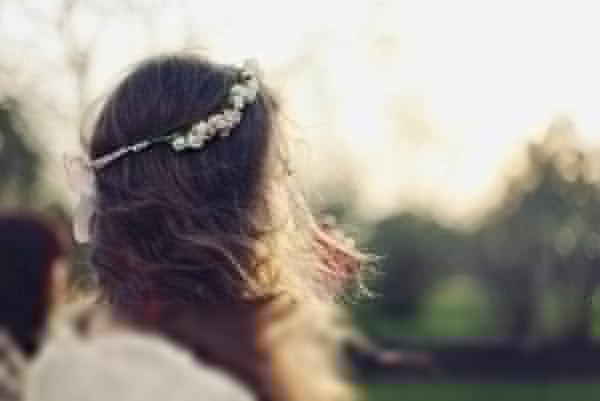 Ngay cả có một người đàn ông người hoàn hảo, bạn vẫn có thể ngụy biện những lí do “trên trời” như không thể chịu nổi mùi của anh ấy hay anh ấy mặc quần áo không hợp mốt, không có cùng “gu” giải trí...Thực ra bạn đang rơi vào trạng thái tâm lý sợ theo đuổi người khác phái, tất cả những lí do bạn ngụy biện ra đều chỉ là cái cớ để che giấu cho tâm lý ấy.