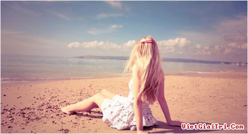3, Luôn tưởng tượng quá nhiều Bạn thường xuyên tưởng tượng tất cả đàn ông xung quanh bạn mỗi khi có cử chỉ hành động thân thiện với bạn đều đang để ý và muốn tán tỉnh bạn. Mỗi cử chỉ giao tiếp với người khác giới một cách bình thường được bạn đưa ra lí do huyễn hoặc bản thân đó đều là những cử chỉ đặc biệt.