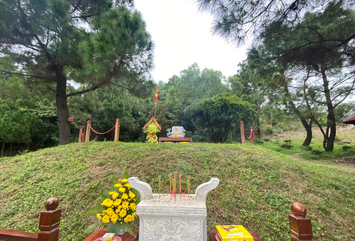 Khu mộ Đại tướng Võ Nguyên Giáp tại Vũng Chùa, đảo Yến.