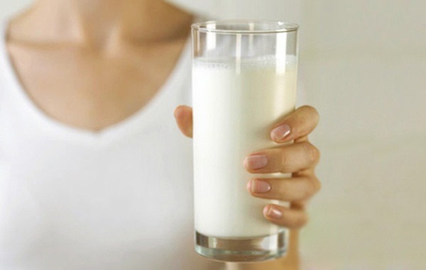 Khoai tây cũng được coi là “thần dược: trị thâm nách hiệu quả vì khoai tây có tính axit nhẹ, vì vậy nó có thể làm mờ vết thâm vùng nách rất tốt. (Nguồn Phunukieuviet)