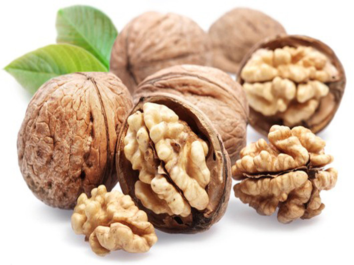 Quả óc chó là một nguồn cung cấp chất béo, kẽm, vitamin E, vitamin C, selen và protein - tất cả đều là những chất dinh dưỡng thiết yếu mà làn da bạn cần để căng tràn sức sống. Ảnh: vuahatgiong.