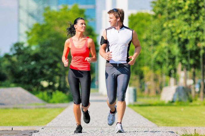 Hoạt động thể chất để cân bằng cơ thể và thải độc tố ra khỏi cơ thể cũng là một trong những cách giúp bạn giảm mệt mỏi do tác dụng phụ của hóa trị ung thư. Bạn có thể chọn cho mình loại hình tập luyện phù hợp, sau khi tham khảo ý kiến bác sĩ như nhảy múa, võ thuật, tập thể dục, đạp xe...
