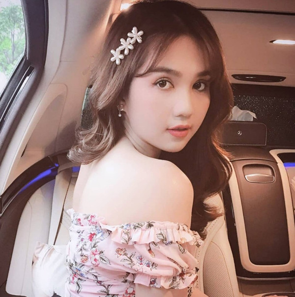 Theo nhận xét của bài báo, độ nhận diện Ngọc Trinh không cao, giới hạn trong phạm vi đất nước, kém xa những mỹ nhân nổi tiếng ở Trung Quốc. Tuy vậy, mỹ nhân sinh năm 1989 vẫn gây ấn tượng bởi nhan sắc, cách trang điểm và cách ăn mặc khí chất.
