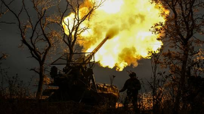 Tuy nhiên, Quân đội Ukraine đã tập trung một lượng lớn binh lực tại ngôi làng này, đồng thời còn liên tục nhận thêm tiếp viện từ Malaya Lokhnya. Điều này khiến các cuộc tấn công của Nga tại khu vực này diễn ra rất chậm chạp. Ảnh: Sputnik.