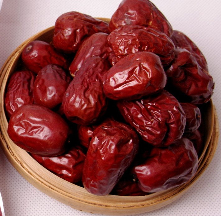 Đặc biệt, trong táo đỏ còn chứa phytocbemicals - một loại chất giúp chống lại các chất gây ung thư, ngăn chặn nguy cơ ung thư ngay từ khi chưa hình thành. Ảnh: totlanh.