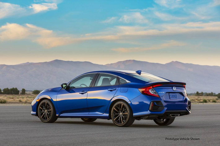 Chưa hết, mẫu Honda Civic Si nâng cấp mới này còn được cung cấp thêm hệ thống kiểm soát âm thanh chủ động để cho ra âm thanh động cơ giả từ dàn âm thanh nổi trong xe để lái xe cảm thấy phấn khích hơn.