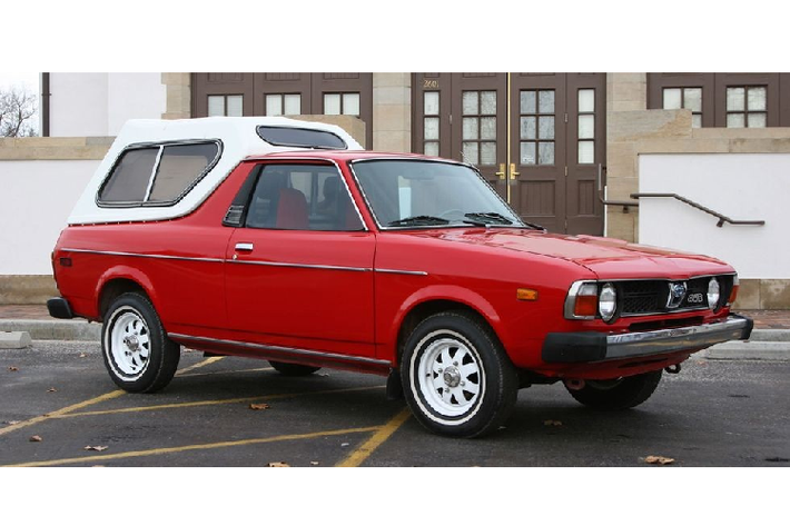Subaru BRAT Các mẫu bán tải tí hon không phải là của hiếm trong thập niên 1970 và 1980, thế nhưng, có một điều gì đó đặc biệt thú vị về Subaru BRAT. Có lẽ là bởi cái tên khác thường, hoặc ghế ngồi gắn trên thùng xe để tránh một loại thuế lên xe bán tải nhập khẩu vào Mỹ.