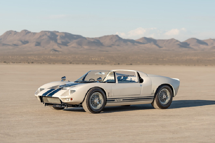 Siêu xe mui trần Ford này từng xuất hiện trong nhiều sự kiện ôtô nổi tiếng như Concours d’Elegance, Pebble Beach…