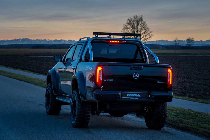 Có tin công ty mẹ Daimler của Mercedes không mặn mà với X-Class. Doanh số bán hàng quá thấp, cộng với nỗ lực cắt giảm chi phí không cần thiết đang thúc ép nhà sản xuất khai tử mẫu bán tải hạng sang này.