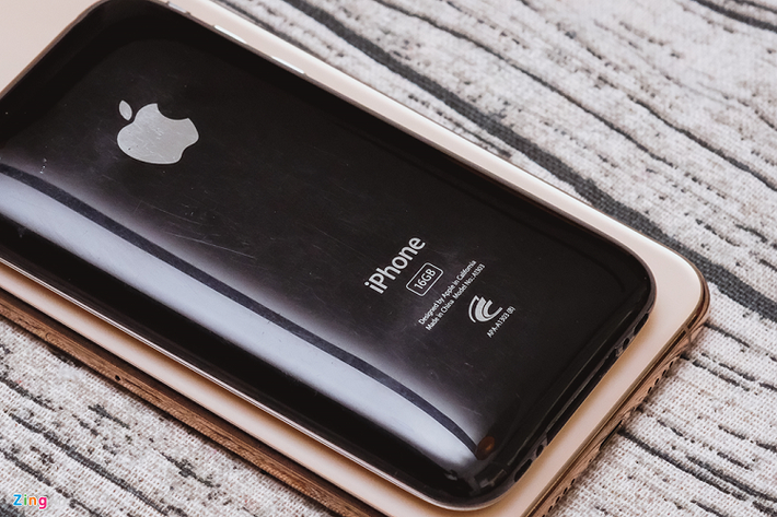 Chiếc iPhone 3GS tôi có là bản 16 GB. Bản cao nhất của model này là 32 GB. Thật khó để tưởng tượng một smartphone 32 GB ra mắt năm 2019, khách hàng nào sẽ mua? Ngày nay, iPhone 11 Pro Max có tùy chọn bộ nhớ đến 512 GB, gấp 16 lần 10 năm trước.