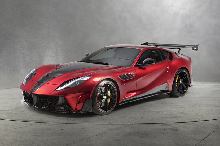 Mansory là một hãng độ đến từ Đức với các sản phẩm kết hợp cùng với các hãng xe nổi tiếng như Bugatti, Lamborghini, Ferrari, Mercedes-Benz… Điểm độc đáo của những gói độ Mansory cho siêu xe là có khá nhiều chi tiết sử dụng vật liệu sợi carbon.