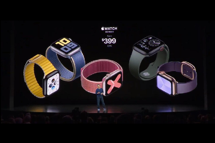 Apple Watch Series 5 được làm từ nhôm tái chế. Bên cạnh đó, model này cũng có nhiều phiên bản như Nike, Hermes, gốm sứ... Sản phẩm đã có thể đặt ngay sau buổi ra mắt của Apple với giá khởi điểm là 399 USD cho bản thường và 499 USD cho bản LTE.