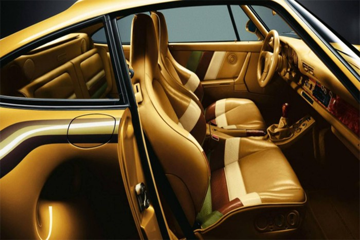 Vào năm 2011, Porsche Exclusive đã kỷ niệm 25 năm thành lập và được sự cho phép của chủ sở hữu đã để 1 trong 7 chiếc 959 bespoke tại Bảo tàng Porsche như một phần của một triển lãm đặc biệt. Đó là chiếc xe màu vàng này (Không chỉ sơn vàng, nó có nhiều chi tiết được mạ vàng thật) đủ cho thấy sự xa xỉ và quyền quý của gia đình hoàng gia Qatar.