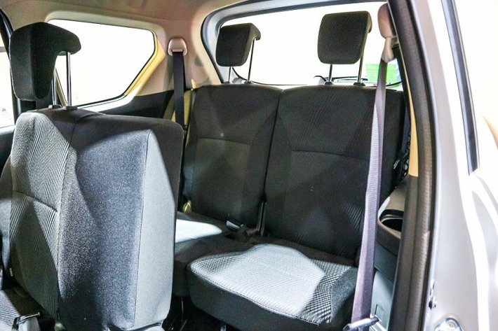 Cải thiện về thiết kế, giá bán dễ tiếp cận, trang bị vừa đủ dùng là yếu tố giúp Ertiga thu hút khách hàng Việt hơn thế hệ đàn anh. Theo báo cáo từ Vama, trong tháng 07/2019 vừa qua, Ertiga đạt doanh số bán ra đạt 370 chiếc, trong đó phiên bản số tự động (4AT) được chọn mua nhiều nhất (318 xe).