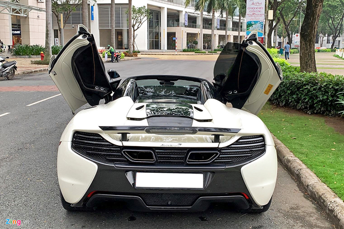 Hiện nay, những chiếc 650S vẫn được các đại gia quan tâm dù số lượng 720S tại Việt Nam ngày càng tăng. Mới đây, một chiếc McLaren 650S vừa được nâng cấp với gói trang bị có giá lên đến 400 triệu đồng.