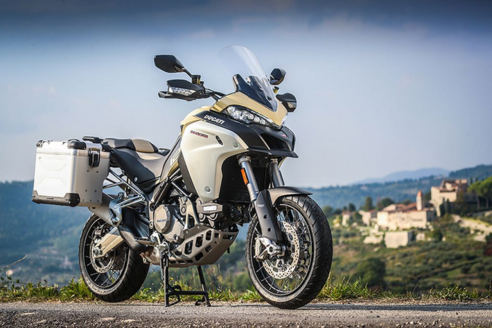 Mới đây, hãng motor lừng danh nước Ý - Ducati vừa chính thức công bố giá bán niêm yết của mẫu xe Aventure Ducati Multistrada 1260 Enduro 2019 tại thị trường Ấn Độ.