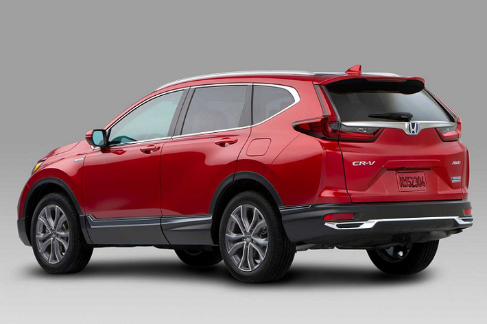 Honda CR-V là đối thủ cạnh tranh trực tiếp với các mẫu xe crossover như: Nissan X-Trail/ Rogue, Mazda CX-5, Mitsubishi Outlander hay Hyundai SantaFe. Năm trước, Honda CR-V là mẫu CUV bán chạy thứ 2 toàn thị trường Mỹ. Giá xe Honda CR-V 2020 chưa được công bố chính thức, nhưng nó hứa hẹn sẽ còn đắt khách hơn nữa.