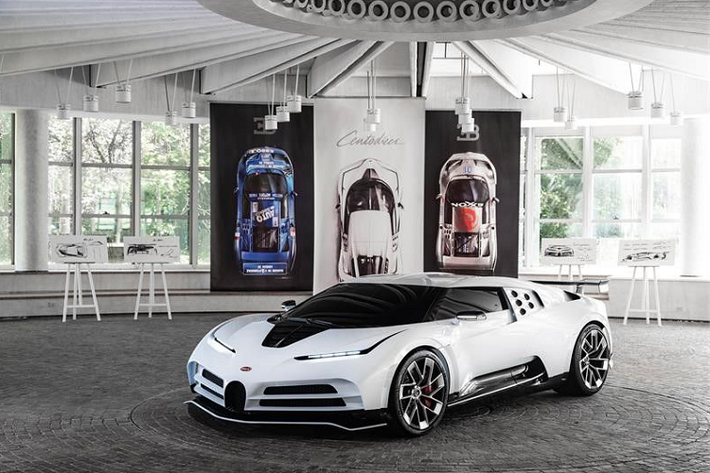 Trên đầu xe của Bugatti Centodieci hoàn toàn mới xuất hiện lưới tản nhiệt hình móng ngựa quen thuộc nhưng có kích thước nhỏ hơn loại dùng cho Chiron. Có vẻ như lưới tản nhiệt của Bugatti Centodieci mới ngang bằng với loại dùng cho EB110 Super Sport.