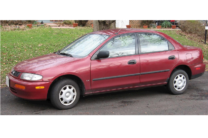 Bên cạnh đó, Protege ES còn là nền tảng cho một số mẫu xe ý tưởng của Mazda trong thập niên kế tiếp. Nổi bật nhất là chiếc Mazdaspeed Protege ra mắt tại triển lãm xe độ SEMA Show ở Las Vegas, Mỹ.