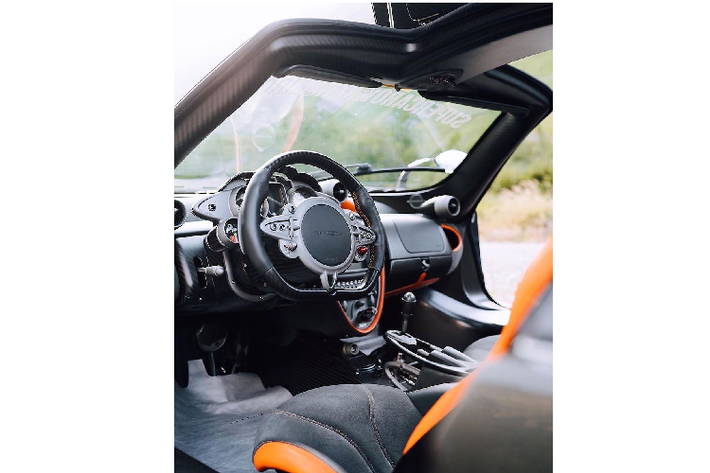 Các thông tin chi tiết về Huayra Imola hiện chưa được Pagani công bố. Chính vì vậy hiện không rõ khối động cơ V12 6.0l tăng áp kép của chiếc xe có thể đạt công suất lớn hơn con số 745 mã lực/1100Nm của Huayra BC hay không.