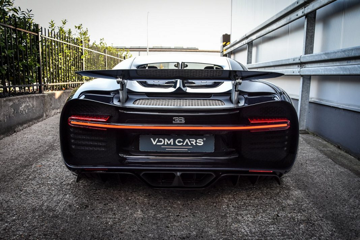 Theo cựu giám đốc của hãng siêu xe Bugatti vào năm 2014, Wolfgang Durheimer, việc sở hữu một chiếc Bugatti tương đương với việc khách hàng đó đã có sẵn 84 chiếc xe trong bộ sưu tập bên cạnh những chiếc du thuyền và chuyên cơ riêng.