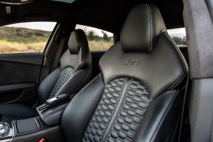 Thiết kế ghế xe APR RS7.
