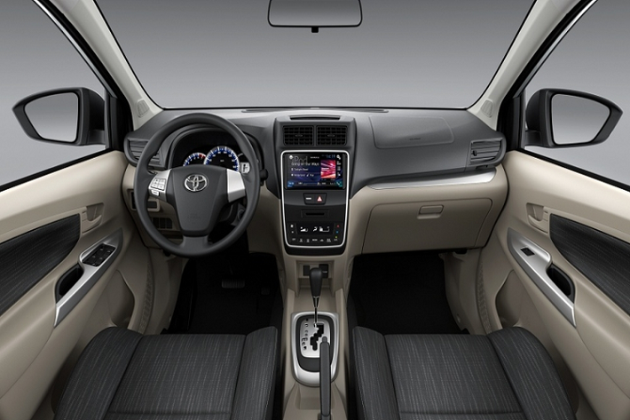 Phiên bản Avanza 1.3E MT có giá 544 triệu đồng. Avanza 1.5G AT 612 triệu đồng. Xe nhập khẩu Indonesia, giá tăng 7-19 triệu so với bản tiền nhiệm. hoàn tất các thủ tục lăn bánh Toyota Avanza, khách hàng tại các tỉnh, thành phố (ngoại trừ Hà Nội) với số tiền 700 triệu đồng là vừa đủ. Nhưng với khách hàng tại Hà Nội, để hoàn tất các chi phí lăn bánh Toyota Avanza 2019 phiên bản số tự động sẽ phải mất tổng chi phí khoảng 708 triệu đồng.