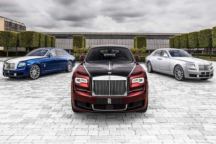 Được hãng xe sang Rolls-Royce hé lộ trước bởi bản concept 200EX tại triển lãm Geneva cách đây 10 năm, Ghost đã trở thành một trong những dòng xe bán chạy nhất của hãng xe siêu sang Anh Quốc.