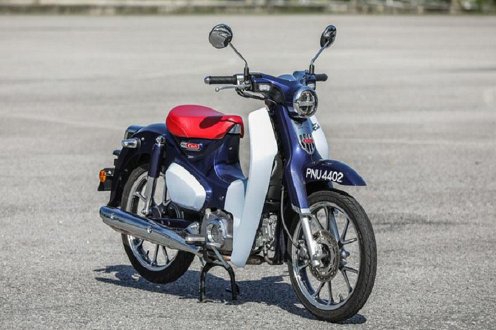 Tại Malaysia, xe máy Honda C125 Super Cub 2019 có giá 13.999 Ringgit (tương đương 78,63 triệu đồng), còn ở Việt Nam phiên bản ra mắt năm 2018 được bán chính hãng lên tới 84,99 triệu đồng. Xe có màu sắc gồm xanh ngọc trai, đen ngọc trai và đỏ.